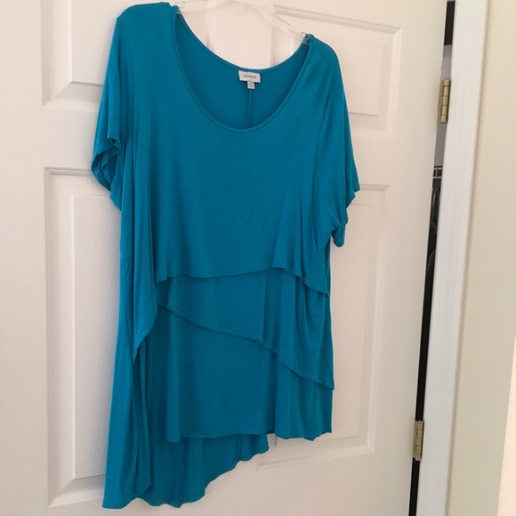 Avenue Tops - Avenue Draped Top 18/20 2x Avenue Tops - Avenue Draped Top 18/20 2x